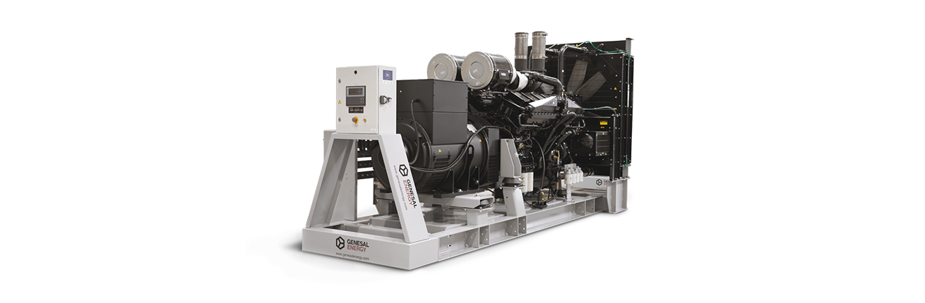 Open generator set by Genesal Energy to ensure power supply in hotels in Mexico during power outages.