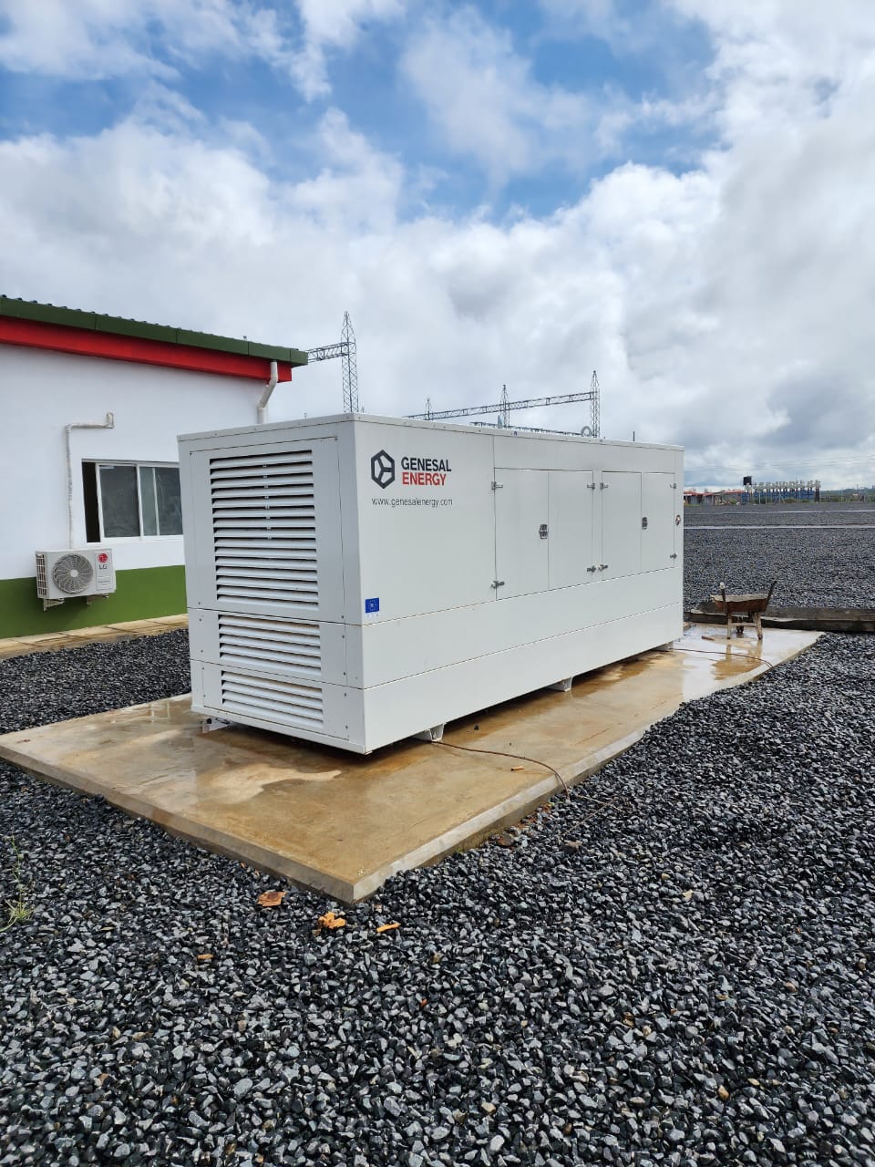 llevamos energia a kenia genesal energy