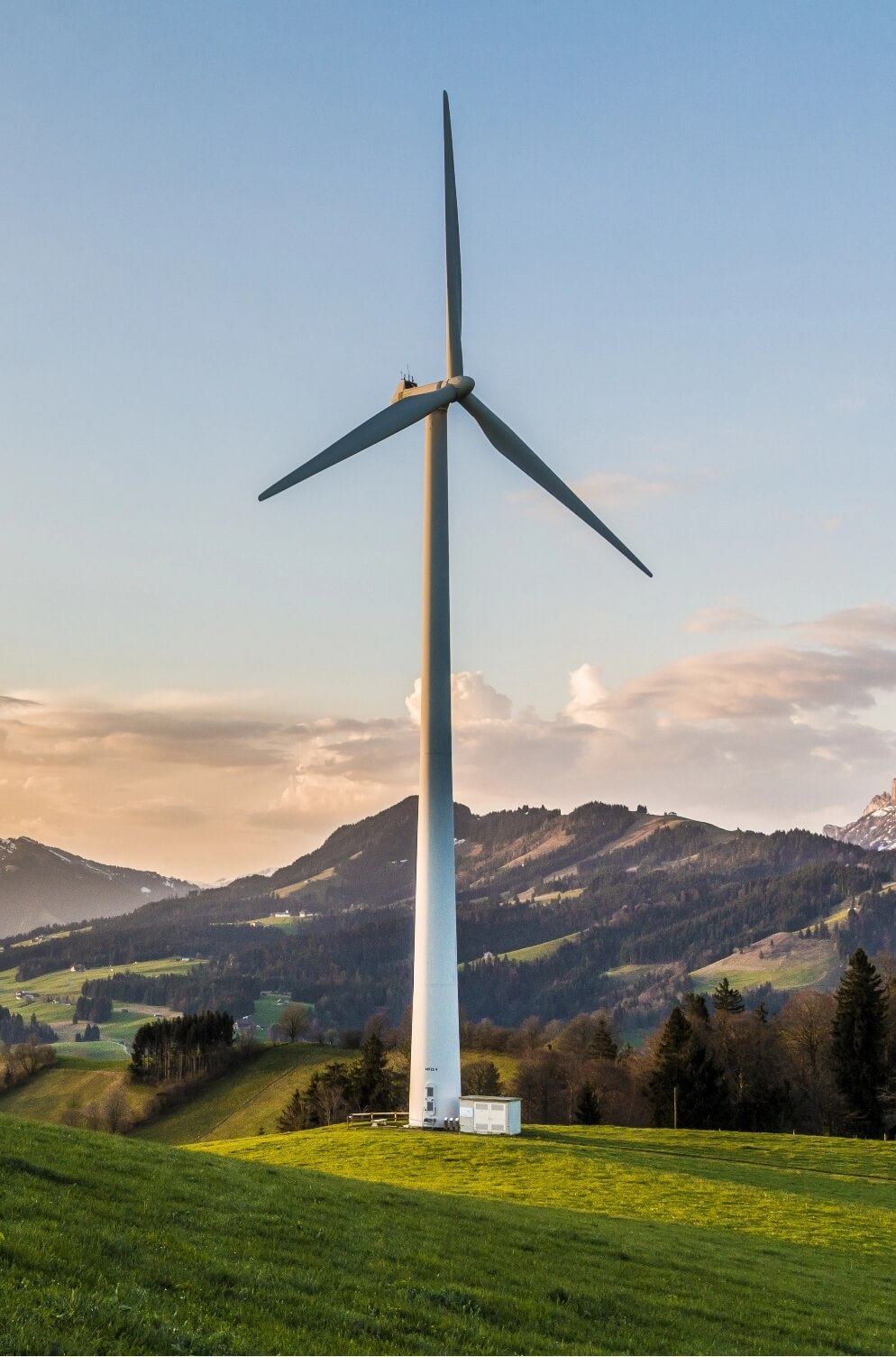 Aerogenerador con soporte de grupo electrógeno