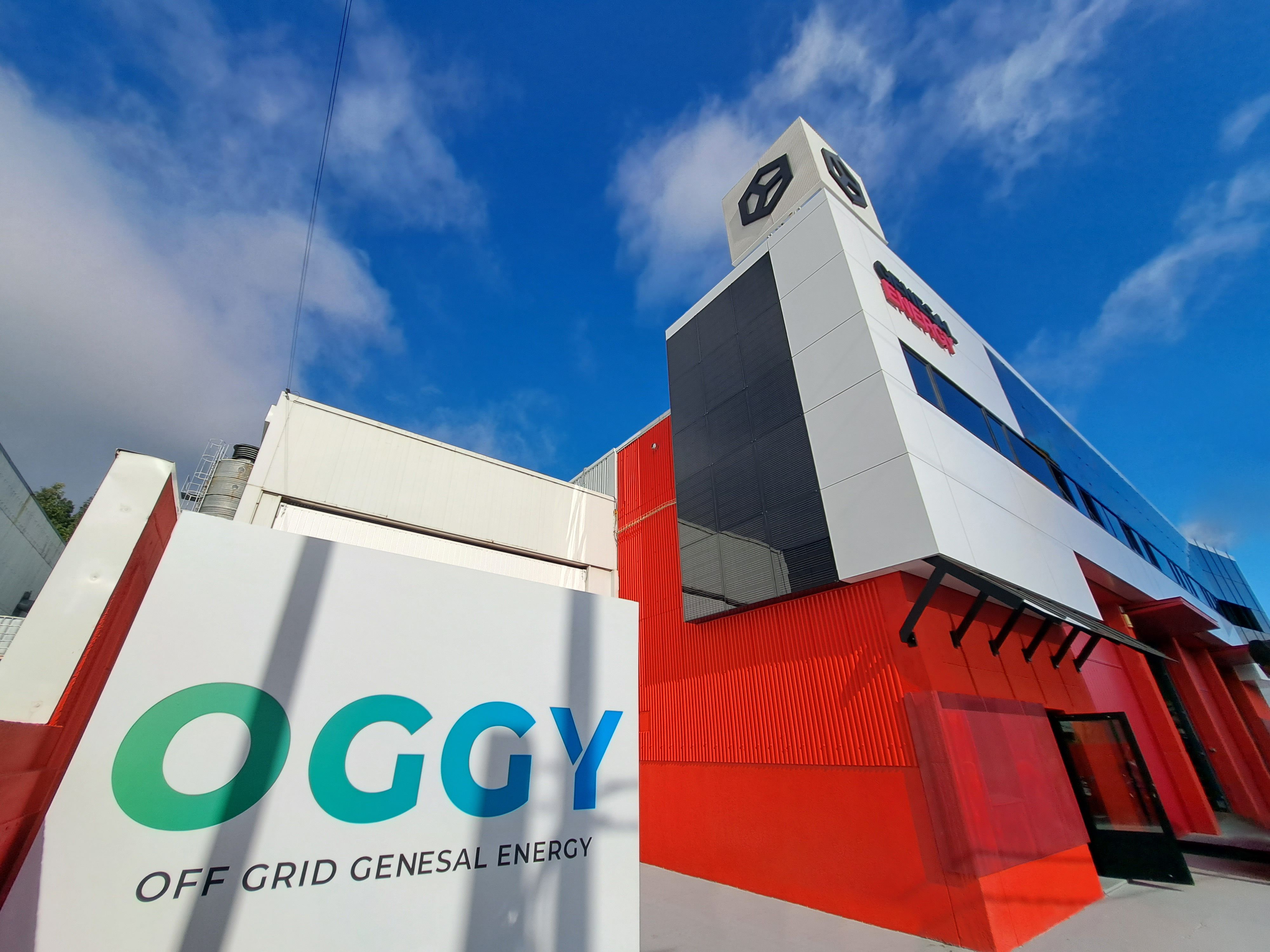 Energy management system: OGGY (Off Grid Genesal Energy)