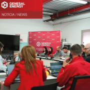 Equipo de Genesal Energy coordinando la respuesta durante el gran apagón desde el gabinete de crisis en su sede central.